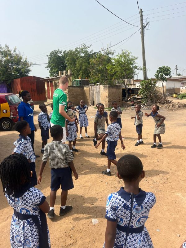 Hidde in Ghana - De Kracht van Sport